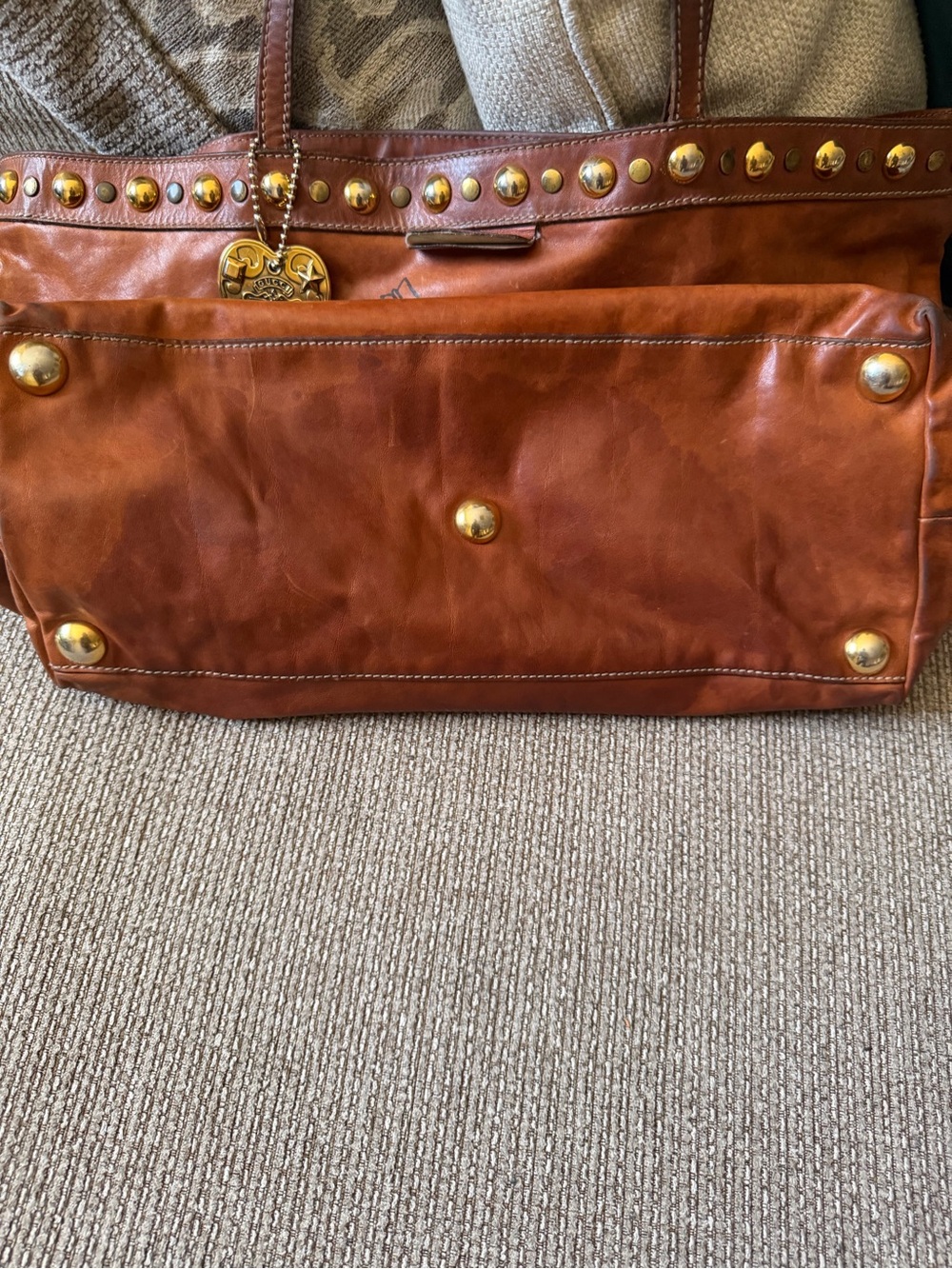 Gucci Hysteria Heart Tattoo  Leather Studded Tote - Picture 4 of 11